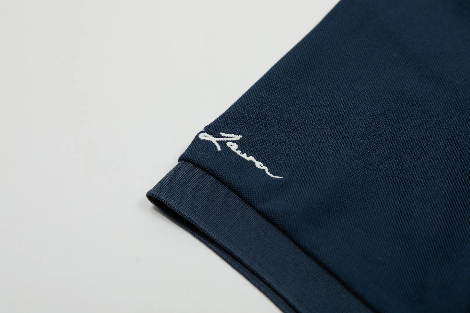 P154 💰 "Top quality" Style number: DS072# (not off the shelves all year round) [Ralph Lauren&NY co-branded new embroidered horse logo POLO lapel basic short sleeves] ✅Ralph Lauren&MLB Yankees co-branded versatile style lapel POLO short sleeves for men and women ✅Main supply platform live broadcast Wholesale entity Replenish when out of stock Not off the shelf ✅ZP quality 1:1 version Scan the code to enter the GF website Z cabinet quality ✅Detailed quality is the only one in Guangzhou. Imported pique fabrics. Focus on high-end. Cost-effective. Needless to say good quality. ✅Restore the original version. The maximum size can be worn up to 210 pounds. Loose, comfortable and stress-free. ✅Work wear and life wear. Suitable for various occasions. Must-have recommendation for couples. Size: S-XL. Color: Gray Navy.